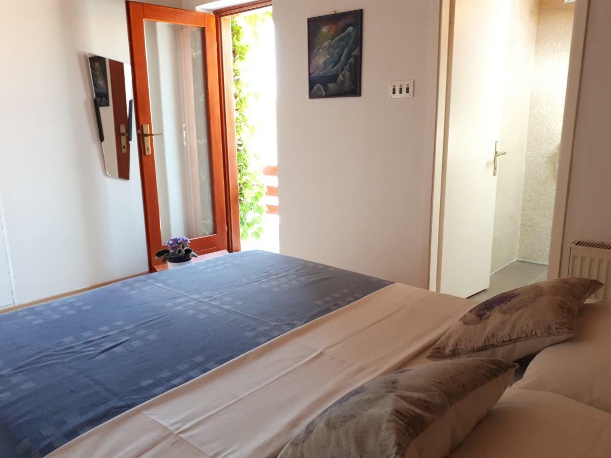 Apartmani Matas Petrcane Eksteriør bilde